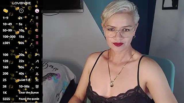 scarlett paris22 online show from March 18, 2025, 12:08 am