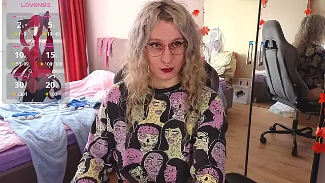 Lori Myaf online show from September 19, 2025, 2:32 pm