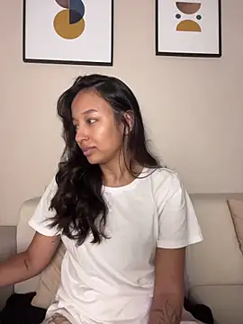 DianaHopson online show from April 10, 2026, 1:23 am