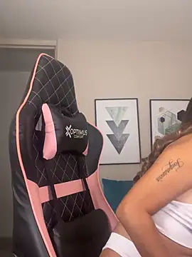 DianaHopson online show from September 26, 2025, 12:17 am