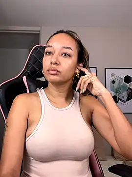 DianaHopson online show from September 23, 2025, 11:28 am