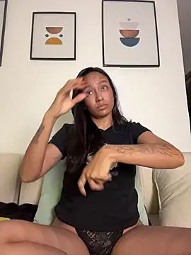 Snapshot of DianaHopson chatting on February 14, 2026, 1:17 am DianaHopson online show from February 14, 2026, 1:17 am