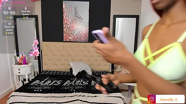 Snapshot of Shanelle__ chatting on September 29, 2025, 1:39 pm Shanelle online show from September 29, 2025, 1:39 pm