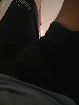 Snapshot of surfer_fun29 chatting on December 18, 2025, 2:49 am surfer fun29 online show from December 18, 2025, 2:49 am