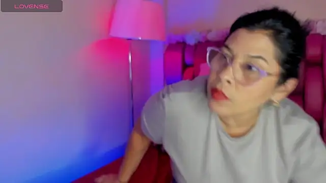 Snapshot of desire_matture chatting on February 18, 2025, 7:19 pm desire matture online show from February 18, 2025, 7:19 pm