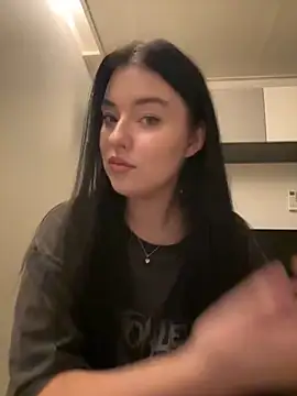 Angela Fosterr online show from December 4, 2025, 7:13 pm