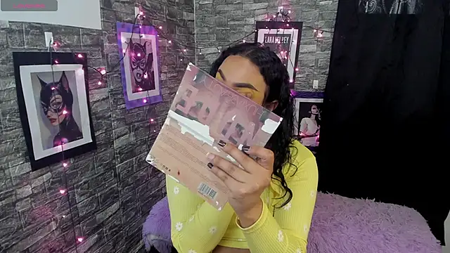 Andrys  online show from December 5, 2025, 8:50 pm