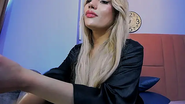 Keendall   online show from December 3, 2024, 1:49 pm