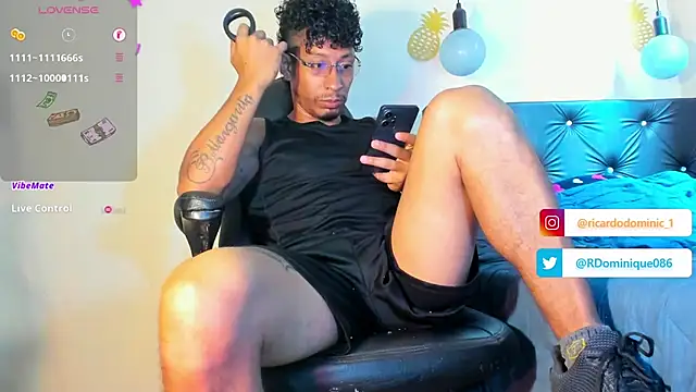 Snapshot of FuckHardlove chatting on January 28, 2025, 6:07 pm FuckHardlove online show from January 28, 2025, 6:07 pm