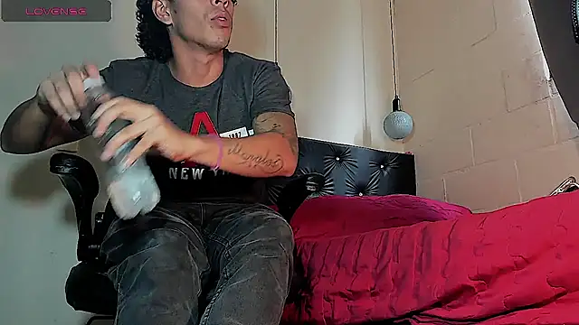 Snapshot of FuckHardlove chatting on September 26, 2025, 6:15 pm FuckHardlove online show from September 26, 2025, 6:15 pm