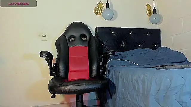 Snapshot of FuckHardlove chatting on March 10, 2025, 12:39 am FuckHardlove online show from March 10, 2025, 12:39 am