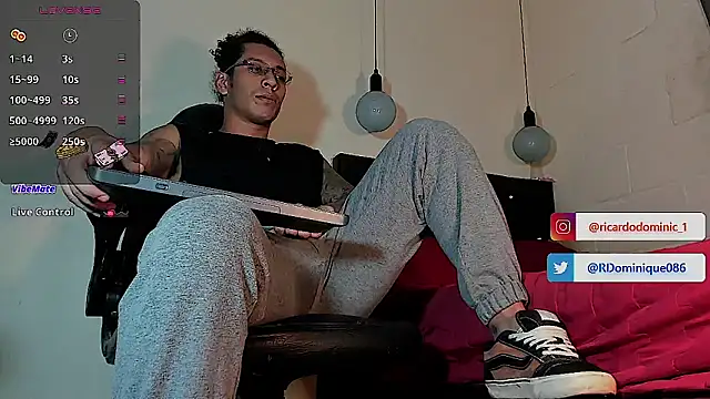 Snapshot of FuckHardlove chatting on September 25, 2025, 2:50 am FuckHardlove online show from September 25, 2025, 2:50 am