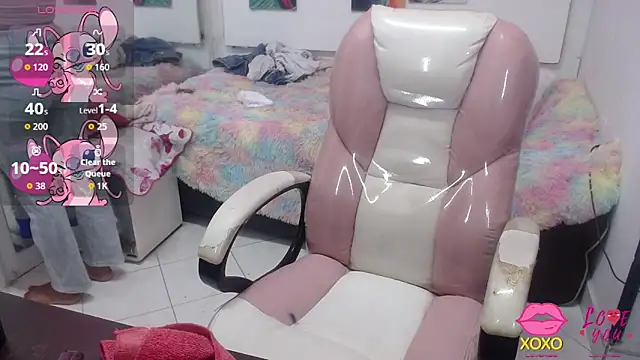 alegriamartinez online show from September 23, 2025, 7:43 pm