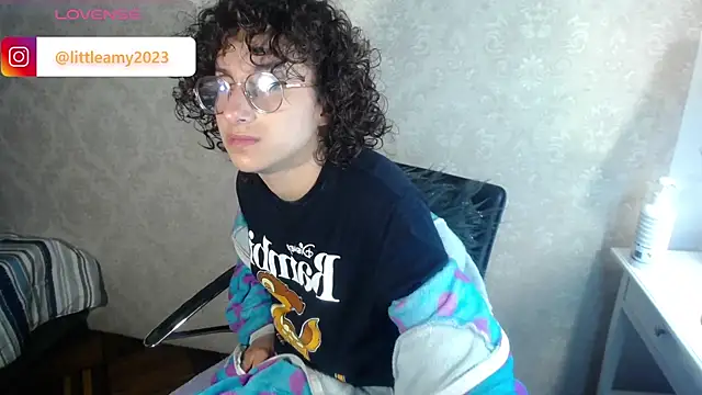 little  amy  online show from March 10, 2025, 10:07 am