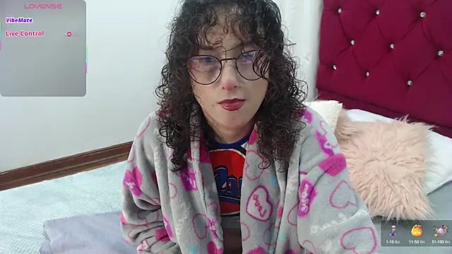 little  amy  online show from October 6, 2025, 8:20 pm