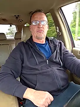 Snapshot of Cockrub1 chatting on October 13, 2025, 5:25 pm Cockrub1 online show from October 13, 2025, 5:25 pm