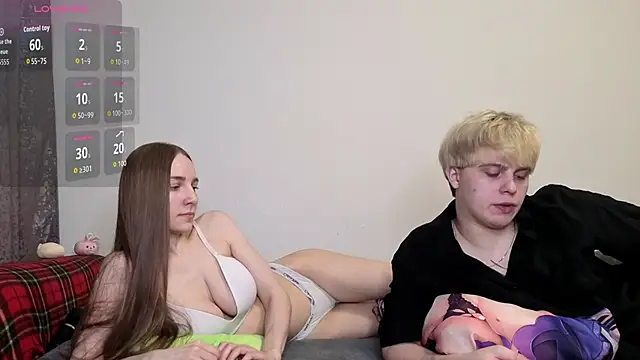 Emily and Ilumi online show from March 20, 2026, 4:30 pm