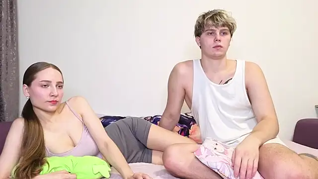 Snapshot of Emily_and_Ilumi chatting on October 11, 2025, 12:06 pm Emily and Ilumi online show from October 11, 2025, 12:06 pm