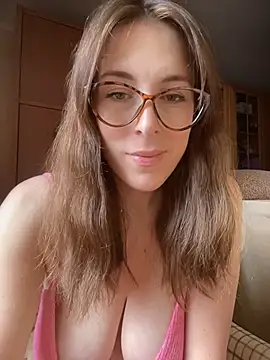 MommmyYummy online show from July 10, 2026, 3:56 pm