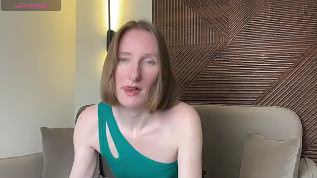 MonikaBos online show from April 29, 2026, 9:10 pm