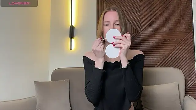 MonikaBos online show from February 27, 2026, 8:41 pm