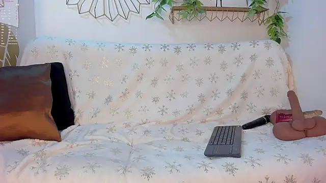 EmmaDuque online show from November 12, 2025, 5:28 pm