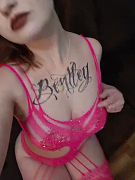 XxxonlyinexxX online show from November 6, 2025, 7:01 am