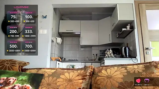 Snapshot of Teylor_Love chatting on December 4, 2025, 1:10 pm Teylor Love online show from December 4, 2025, 1:10 pm