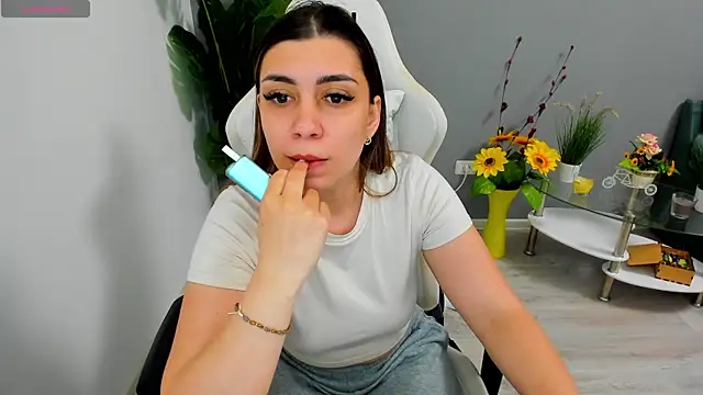 EveEvian online show from May 13, 2026, 5:31 pm