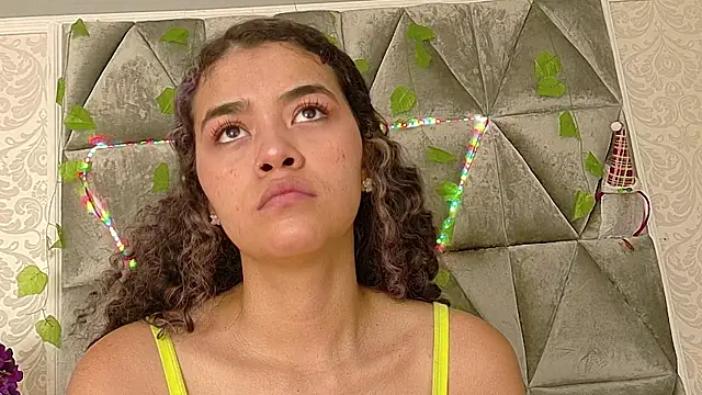 Angela lovee online show from September 22, 2025, 12:55 pm