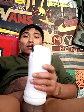 Snapshot of Tonyada18 chatting on February 17, 2026, 2:58 pm Tonyada18 online show from February 17, 2026, 2:58 pm