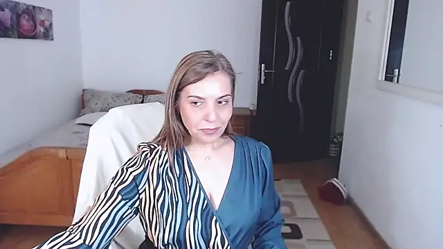 Snapshot of evamaria2024 chatting on November 24, 2025, 9:42 am evamaria2024 online show from November 24, 2025, 9:42 am