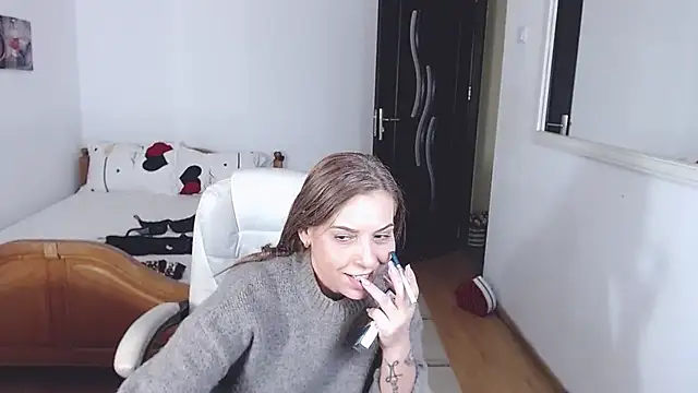 Snapshot of evamaria2024 chatting on October 21, 2025, 10:14 am evamaria2024 online show from October 21, 2025, 10:14 am