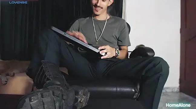 HomeAloneK online show from March 20, 2025, 7:25 pm