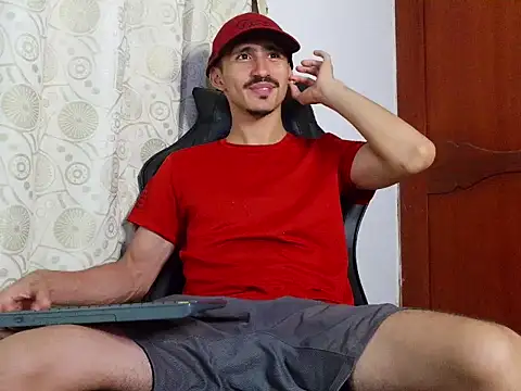 Snapshot of HomeAloneK chatting on April 30, 2026, 8:16 pm HomeAloneK online show from April 30, 2026, 8:16 pm