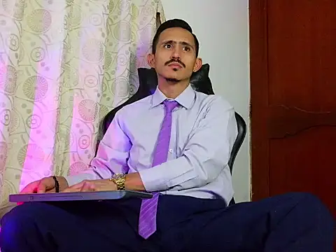 Snapshot of HomeAloneK chatting on May 7, 2026, 7:39 pm HomeAloneK online show from May 7, 2026, 7:39 pm