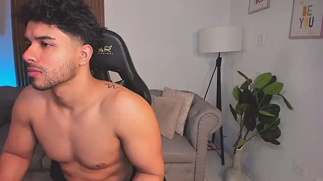 Snapshot of liam_collins21 chatting on February 20, 2026, 12:07 pm liam collins21 online show from February 20, 2026, 12:07 pm