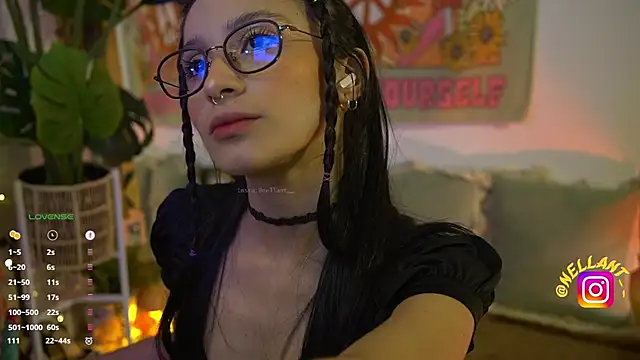 antonella maitt1 online show from November 8, 2025, 4:05 am