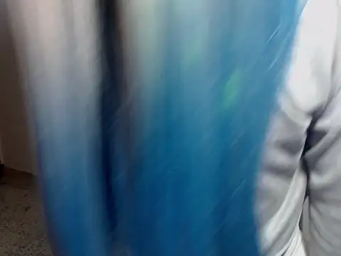 HugeDanex online show from November 22, 2025, 4:33 am