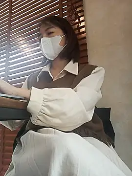 Michiko1 online show from March 18, 2025, 8:06 am