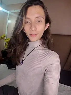 Feniix   online show from November 11, 2025, 4:40 am