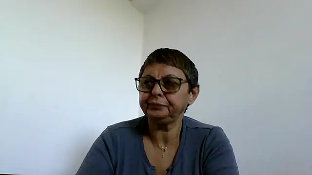 Snapshot of roseblak42 chatting on October 19, 2025, 9:34 am roseblak42 online show from October 19, 2025, 9:34 am