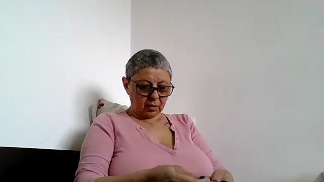 roseblak42 online show from April 24, 2026, 9:00 am