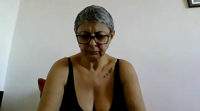 Snapshot of roseblak42 chatting on March 8, 2025, 11:27 am roseblak42 online show from March 8, 2025, 11:27 am