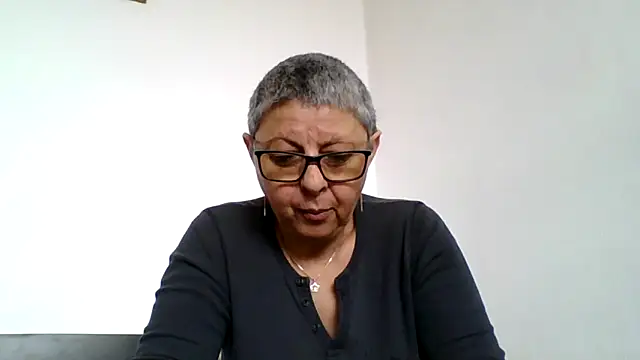 roseblak42 online show from April 22, 2026, 10:22 am