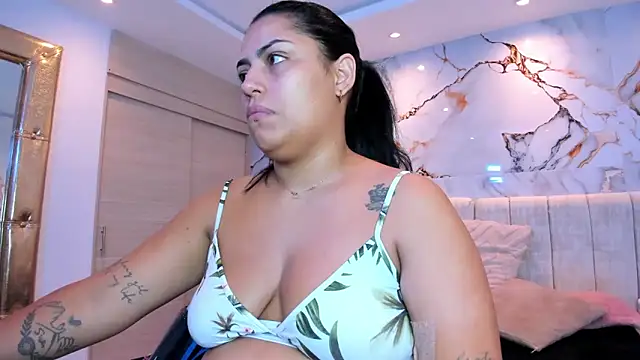 kiana cream online show from April 17, 2026, 11:57 am