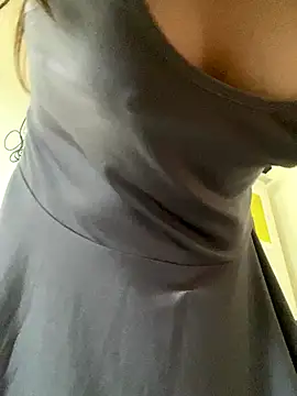 Ruby bear online show from October 10, 2025, 5:19 am