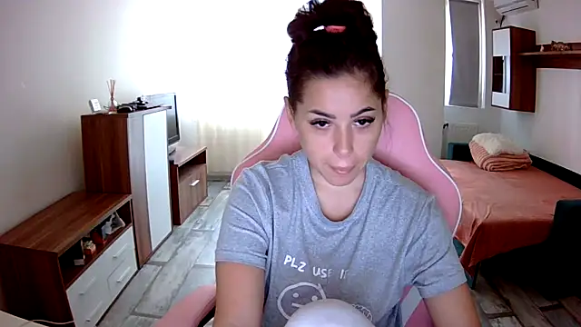 LovelyJulliette online show from September 26, 2025, 9:05 am