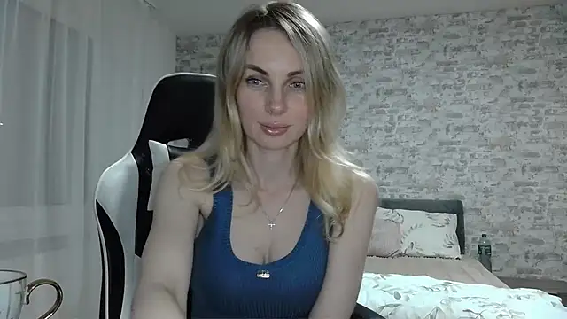 AlissonBia online show from May 16, 2026, 8:41 pm