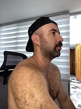 Snapshot of ADONIS_ART01 chatting on October 25, 2025, 5:24 pm ADONIS ART01 online show from October 25, 2025, 5:24 pm